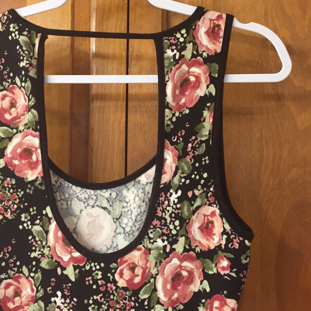 FLORAL DRESS 🌸 - Picture 7 of 7